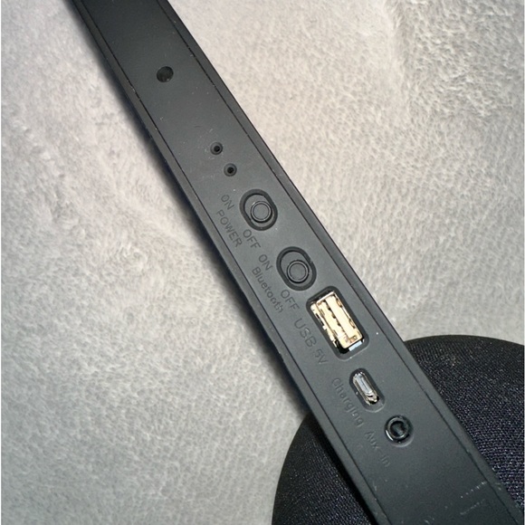 Sharper Image Light with Bluetooth - Picture 5 of 10